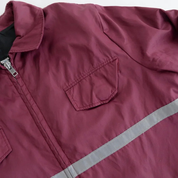 Vintage Avon Sportswear Maroon Zip Up  made in Canada Windbreaker Size 42 - Picture 13 of 14